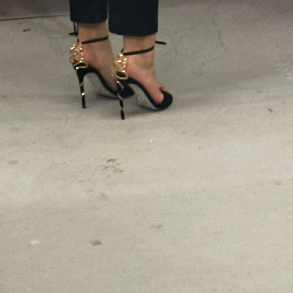 Rene Caovilla black suede sandals size 38 or 7/7.5 US NeW - Picture 9 of 9